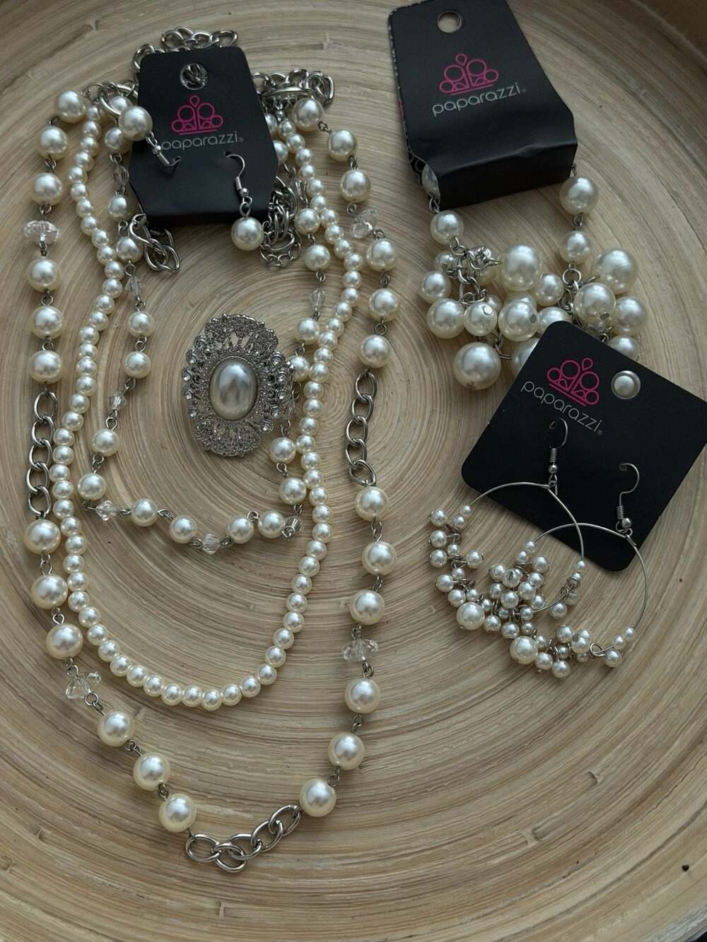 Vintage FFA-1119 Paparazzi 4-Piece Faux Pearl Jewelry Set